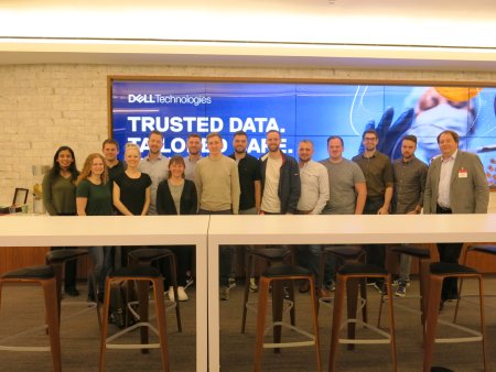 AUTOR: - | TITLE: Besuch bei der Firma Dell Technologies  | DESCRIPTION: Absolventen des Jahrgangs 2018/2019 bei der International Week im Silicon Valley im März 2020
